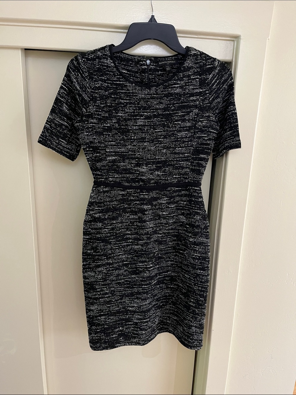 Banana Republic Black and White Short Sleeve Sheath Dress